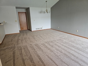 1523 Pohl Rd in Mankato, MN - Building Photo - Building Photo