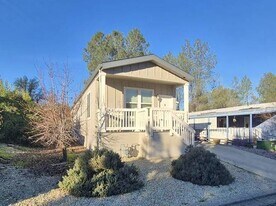 1028 Shawnee Trail in Redding, CA - Building Photo