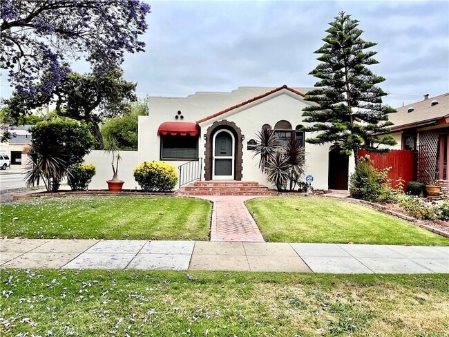 property at 3601 Cerritos Ave