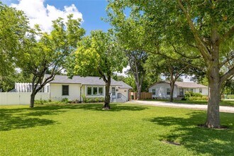 305 Sunset Dr in Round Rock, TX - Building Photo - Building Photo