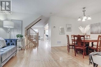 33 Brownridge Pl in Whitby, ON - Building Photo - Building Photo