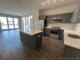 112 Southfield Ave in Stamford, CT - Building Photo