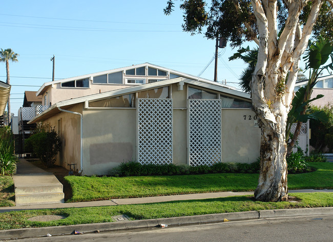 720 James St in Costa Mesa, CA - Building Photo - Building Photo