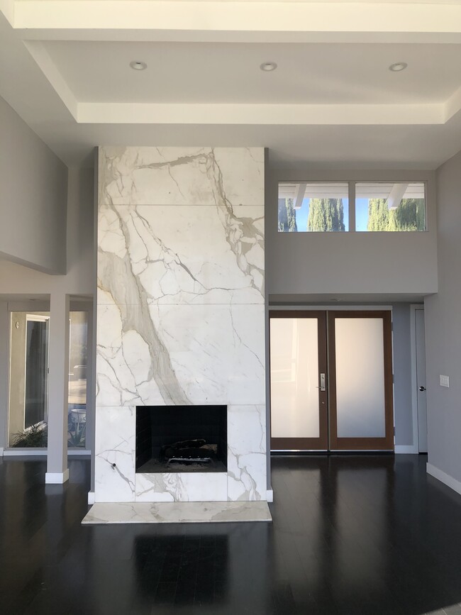 1636 Castlehill Ct in Westlake Village, CA - Building Photo - Building Photo