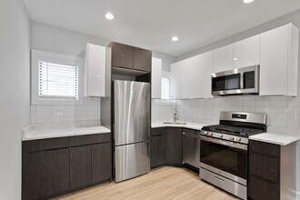 7740 N Eastlake Terrace in Chicago, IL - Building Photo - Building Photo