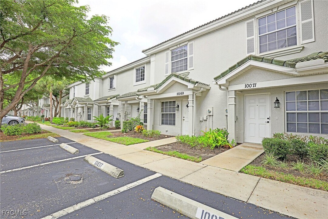 10067 Spyglass Hill Ln in Ft. Myers, FL - Building Photo