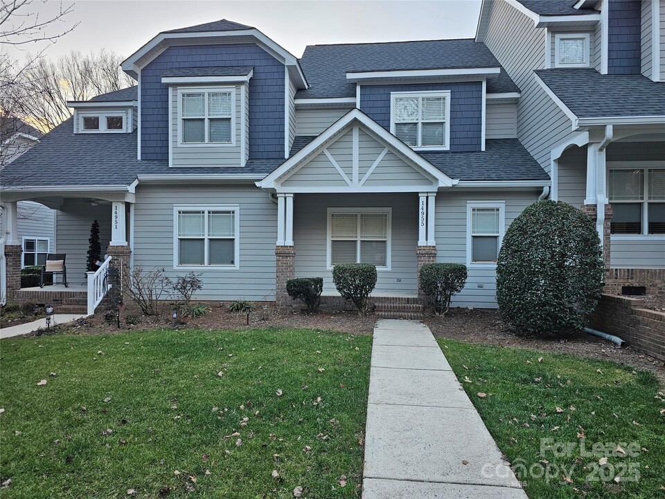 14955 Alexander Pl Dr in Huntersville, NC - Building Photo