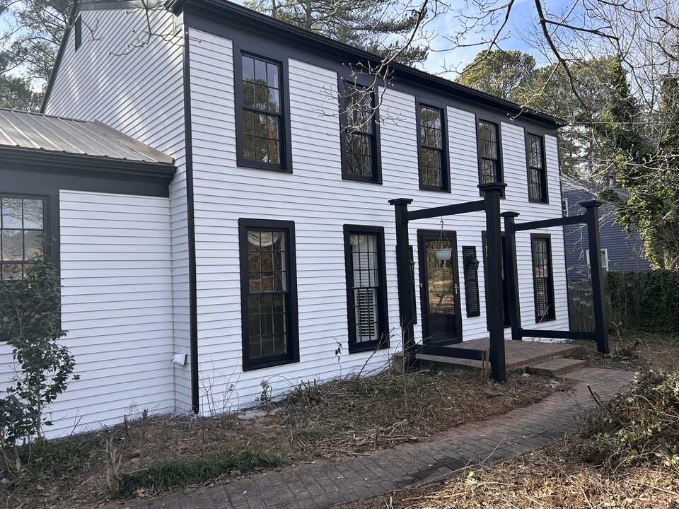 1911 Murdock Rd in Marietta, GA - Foto de edificio