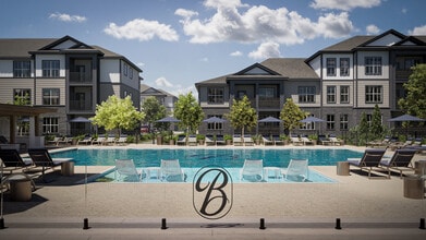 The Belle at Cedar Creek in Louisville, KY - Foto de edificio - Building Photo