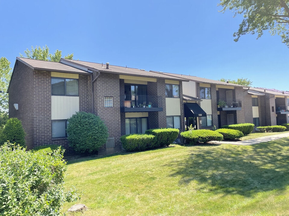 Riverwind at Chatham Park Drive in Pittsburgh, PA - Foto de edificio