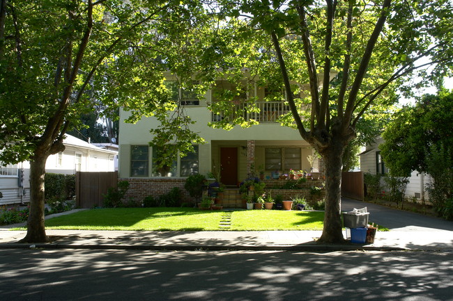 1106 Pine St in Menlo Park, CA - Building Photo - Building Photo