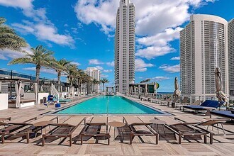 4010 S Ocean Dr in Hollywood, FL - Building Photo - Building Photo