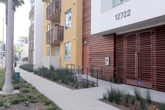 Runway in Playa Vista, CA - Foto de edificio - Building Photo