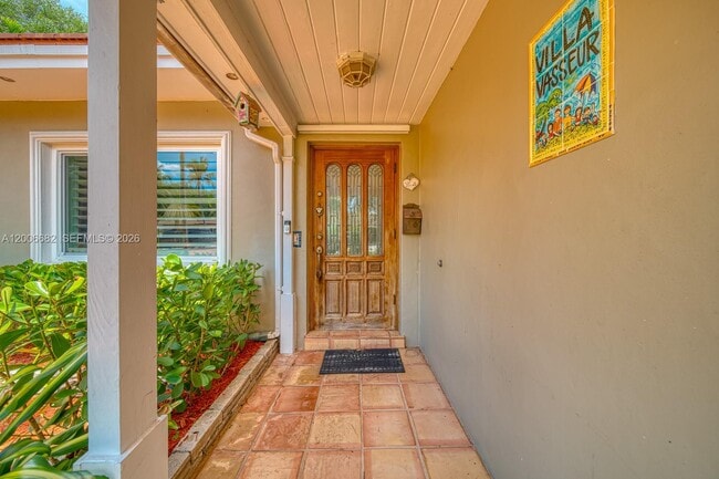 1435 Blue Rd in Coral Gables, FL - Building Photo - Building Photo