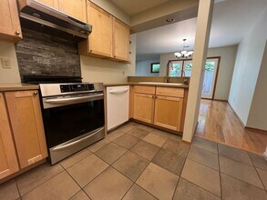 139 Wightman St in Ashland, OR - Building Photo - Building Photo