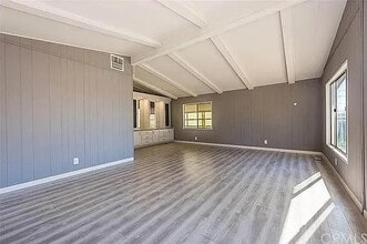 18950 Woodcrest Ln in Riverside, CA - Foto de edificio - Building Photo