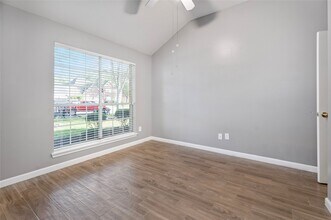 5112 Carefree Dr in League City, TX - Building Photo - Building Photo