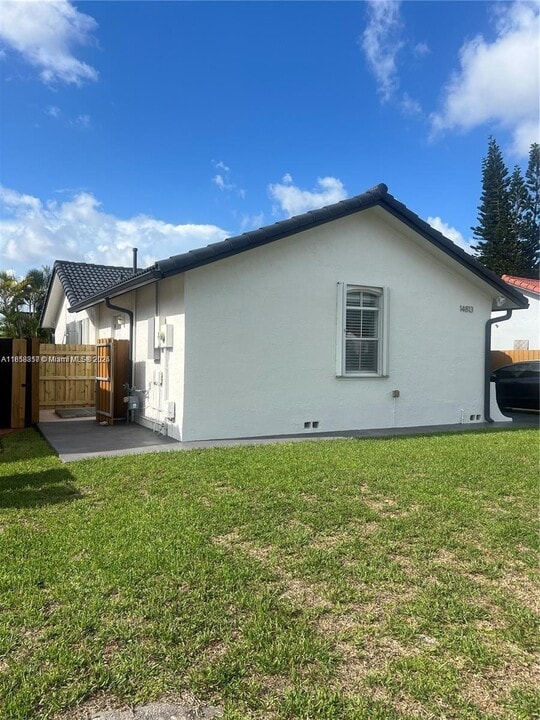 14813 SW 171st Terrace in Miami, FL - Building Photo