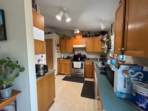 3016 NE Heather Ct in Bend, OR - Building Photo - Building Photo