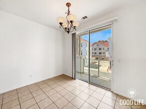 810 Harbor Cliff Way in Oceanside, CA - Building Photo - Building Photo