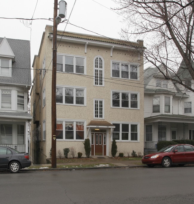 425-427 Wheeler Ave in Scranton, PA - Foto de edificio - Building Photo