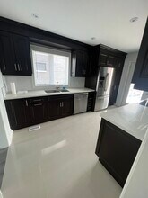 420 McRoberts Ave in Toronto, ON - Building Photo - Building Photo