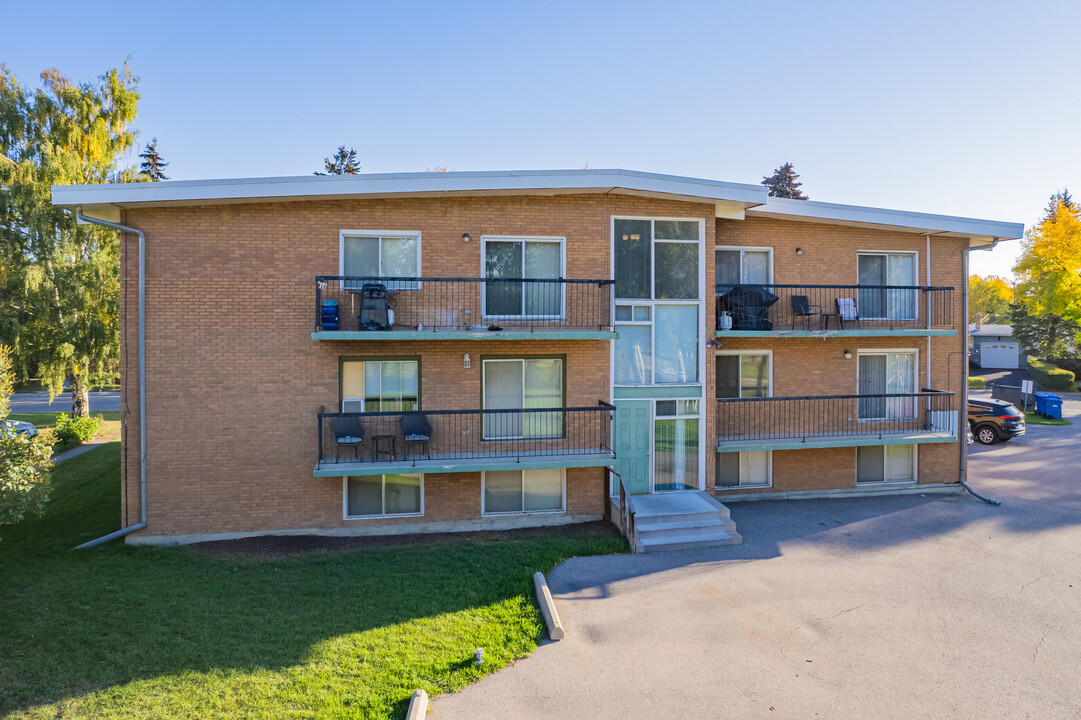 Margaret Apartments in Calgary, AB - Building Photo