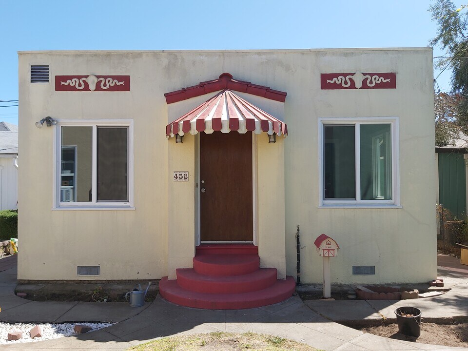 458 Taylor Ave in Alameda, CA - Building Photo
