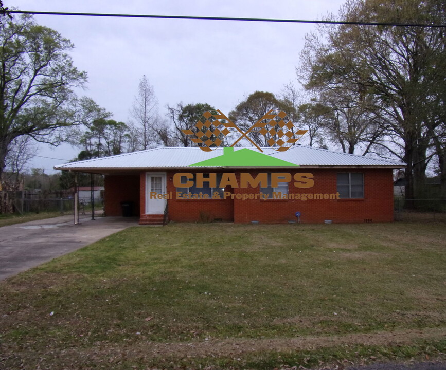 163 Par Rd 1-393 in Opelousas, LA - Building Photo