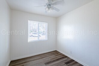 906 Pearl St in Bakersfield, CA - Building Photo - Building Photo
