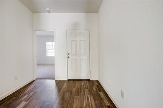 425 Waterline Dr in Crowley, TX - Building Photo - Building Photo