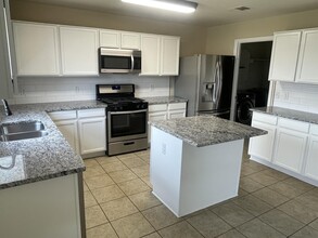456 Camelia Pkwy in Kyle, TX - Building Photo - Building Photo