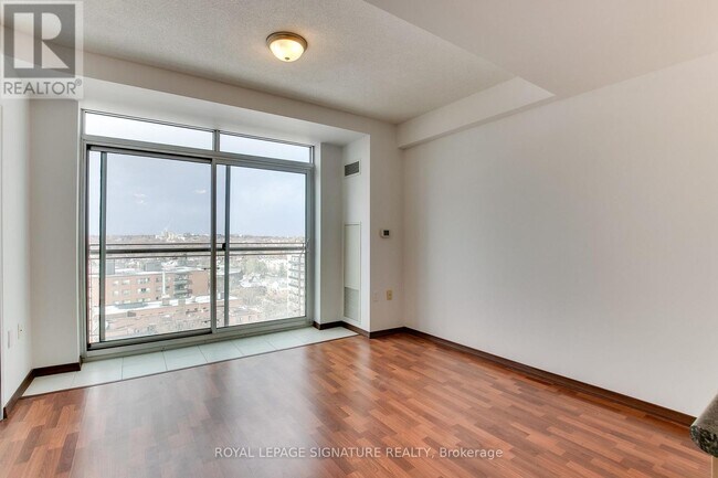 15 Maplewood Ave in Toronto, ON - Building Photo - Building Photo