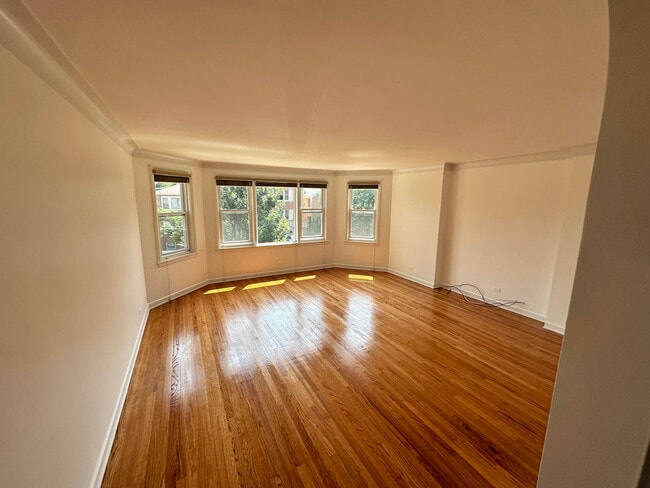 5658 N Richmond St in Chicago, IL - Building Photo - Building Photo