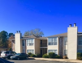 Summit at Town and Country in Little Rock, AR - Building Photo