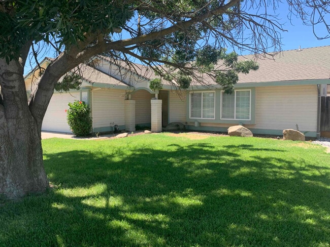 property at 3101 Chestnut Dr