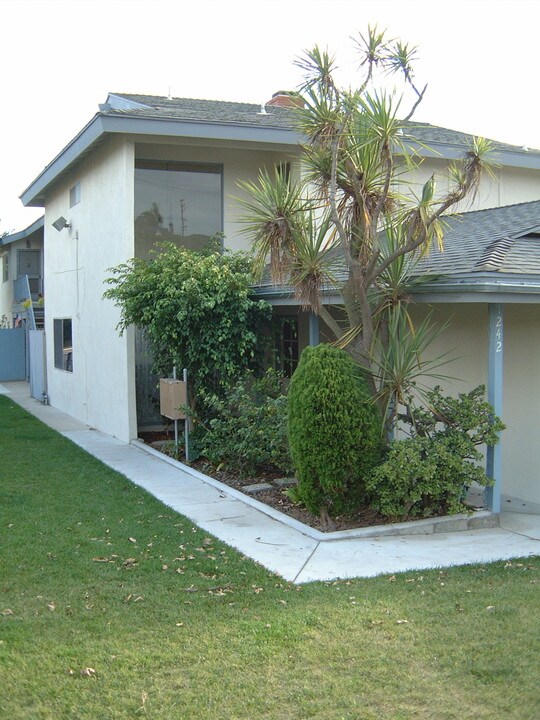 1242 Agate St in Redondo Beach, CA - Foto de edificio