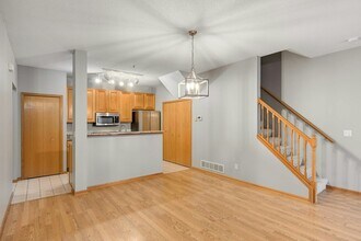 8347 Kimball Dr in Eden Prairie, MN - Building Photo - Building Photo