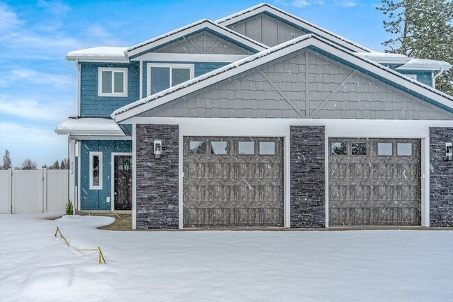 property at 222 E Lobo Lp