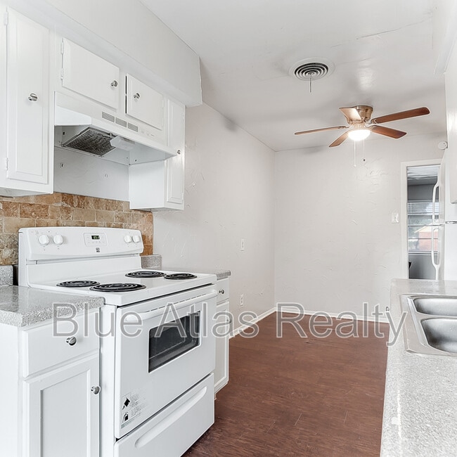 property at 2725 Patricia Ln