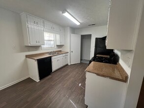 7354 Tracy Ln in Riverdale, GA - Building Photo - Building Photo