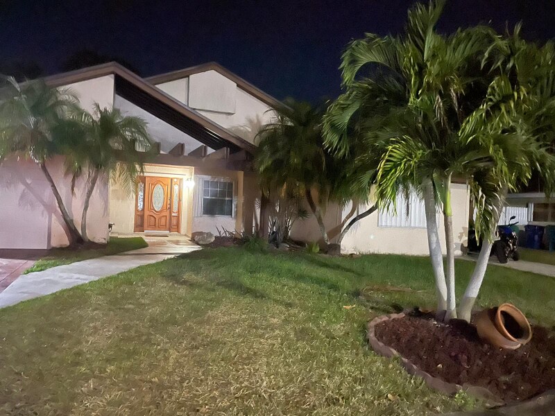 6760-sw156 SW 156th Ct in Miami, FL - Foto de edificio