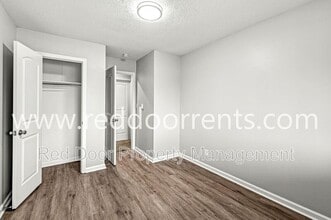 10301 Medallion Dr in Indianapolis, IN - Building Photo - Building Photo