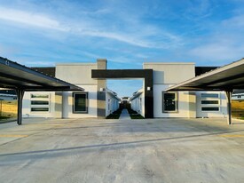 1623 W Smt Dr in Pharr, TX - Building Photo