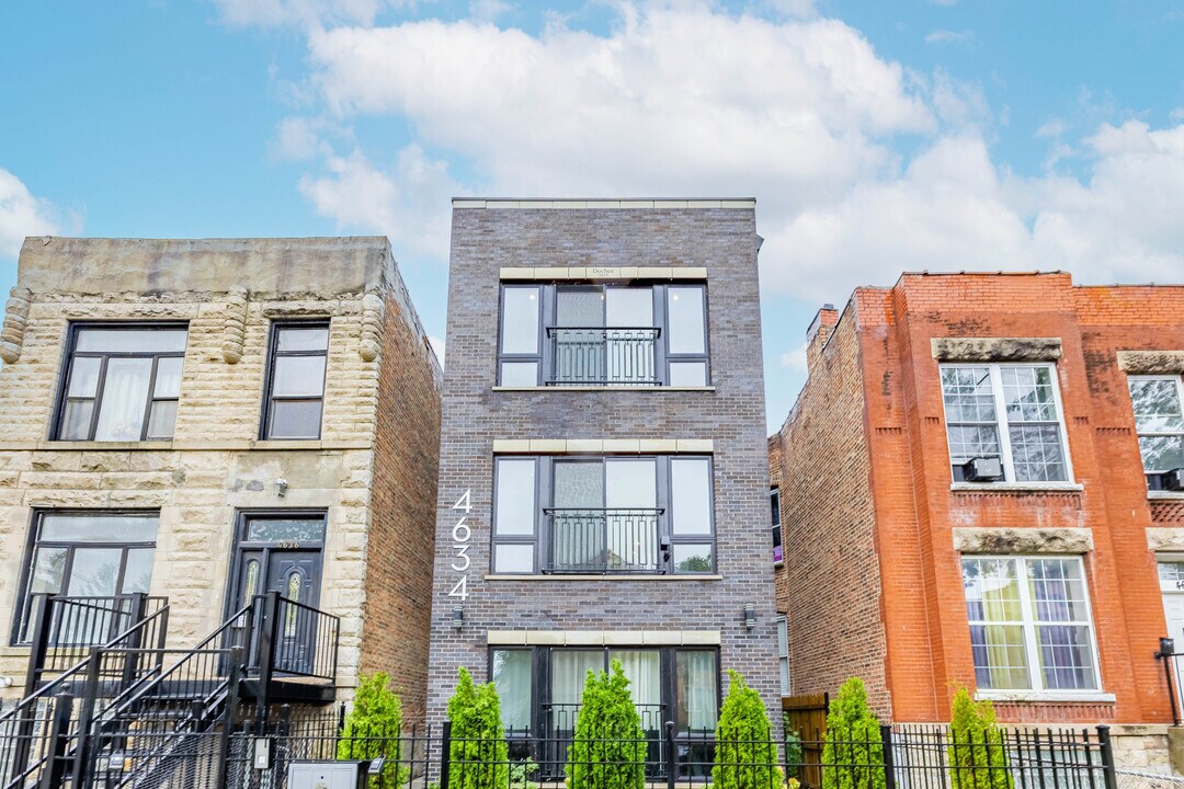 4634 S Langley Ave in Chicago, IL - Building Photo