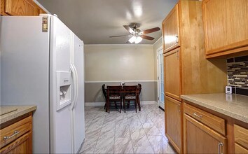 1100 Ledge Hill Dr in Charleston, WV - Building Photo - Building Photo