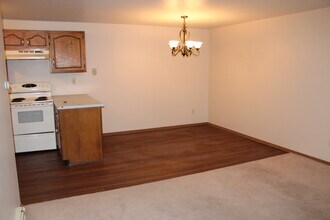 2071 Hilltop Dr in Green Bay, WI - Building Photo - Building Photo
