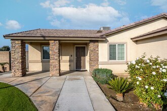 6212 Ajooni Ct in Bakersfield, CA - Building Photo - Building Photo