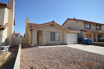 6713 Reggie Cir in Las Vegas, NV - Building Photo - Building Photo
