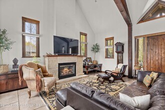 160 Equestrian Way in Carbondale, CO - Building Photo - Building Photo